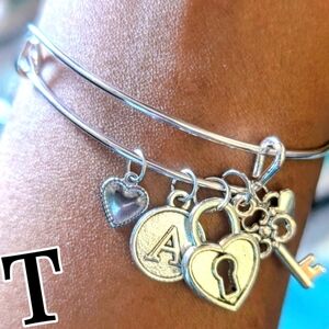 bite & pout "T" Silver Initial Bangle